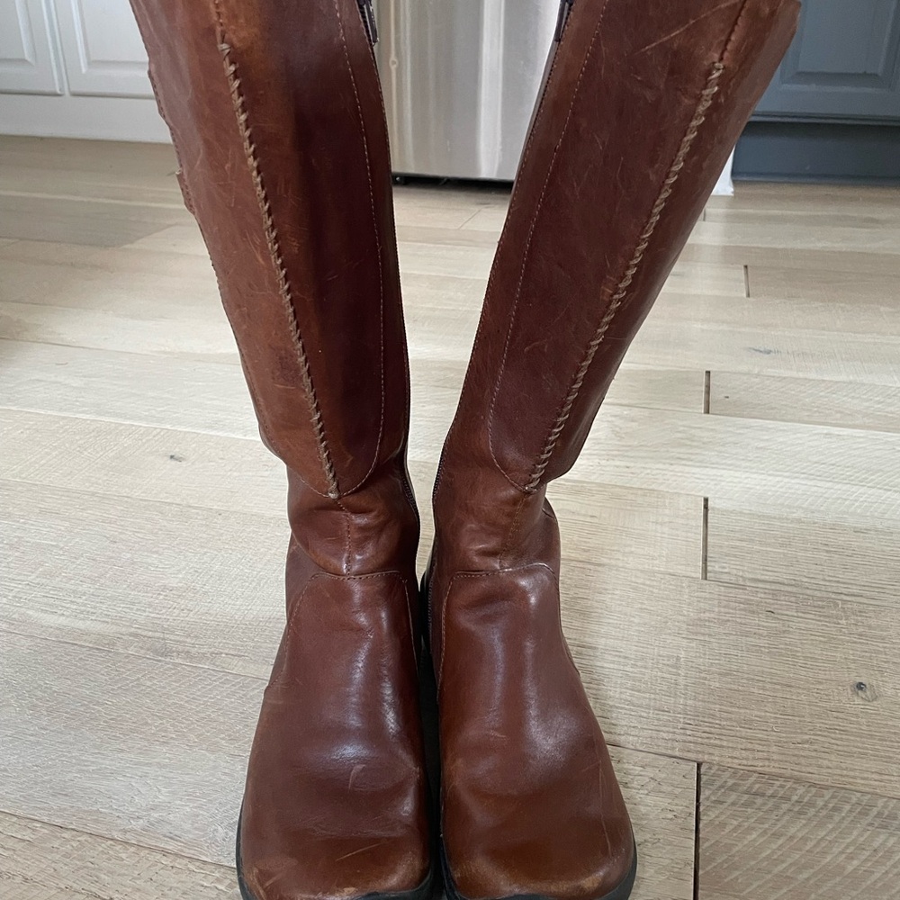 KEEN Women's Keen Bern Baby Bern Leather Tall Riding Boots Size 8